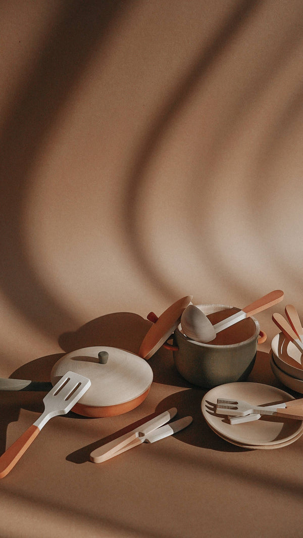 Herbal wooden dinnerware set