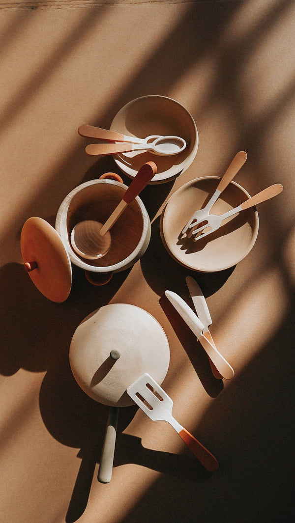 Herbal wooden dinnerware set