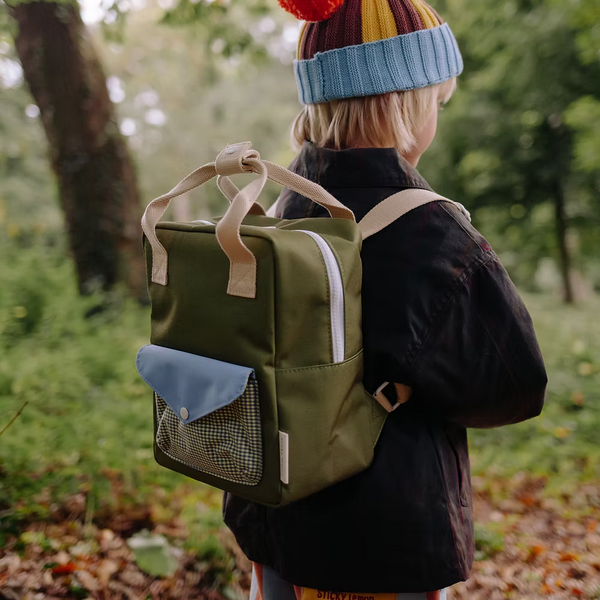 Children's backpack Envelope tickling grass