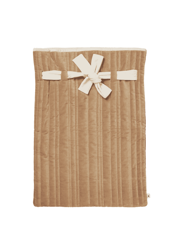 ferm LIVING Vari Quilted Baumwoll-Sack in Velvet Tan zur Aufbewahrung