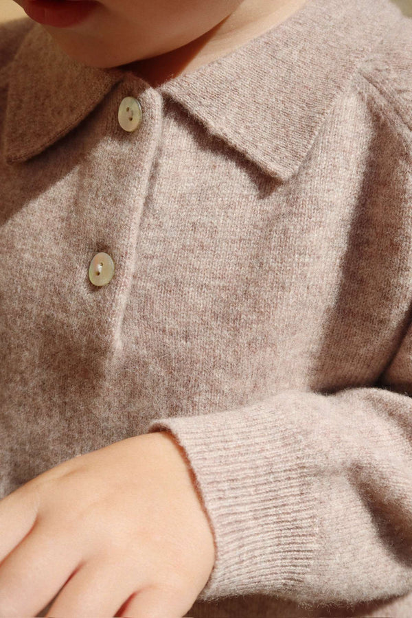 Basi Poloshirt Oatmeal Melange von Konges Sløjd – getragen