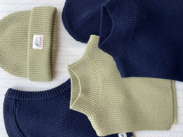Konges Sløjd Basil Wollaccessoires in mehreren Farben im Flatlay