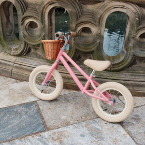 Laufrad Sparkling Pink von Konges Sløjd mit Sitzhöhe von 37 bis 44 cm