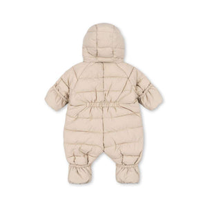 Rückseite des Alpi Schneeoveralls von Konges Sløjd in Cement