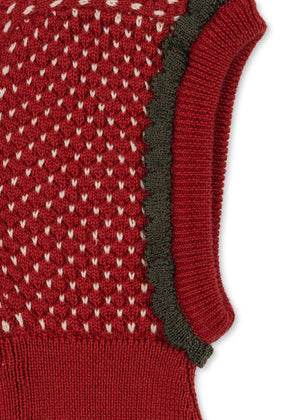 Konges Sløjd Strawberry Balaclava in True Red – gerippte Abschlüsse im Detail