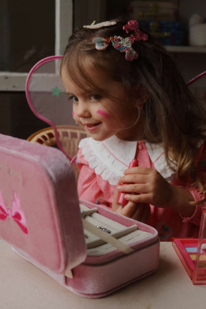 Konges Sløjd Schmuck-Set Pink – Detailansicht