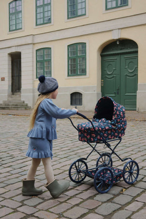 Strickjacke Soleil von Konges Sløjd mit Ballonärmeln in Blau