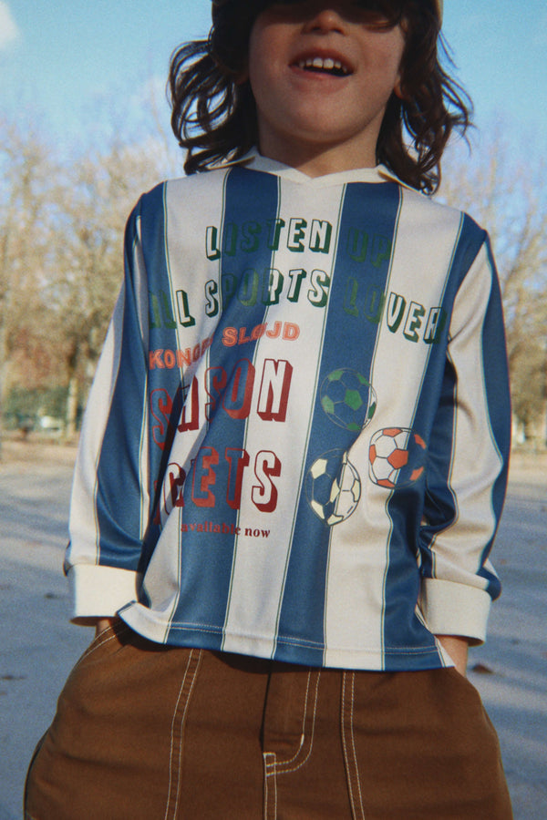 Langarmshirt Act von Konges Sløjd, leichter Sportstoff im Detail