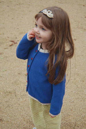 Strickjacke Lallo Blue mit weicher Rippstruktur, Vorderansicht
