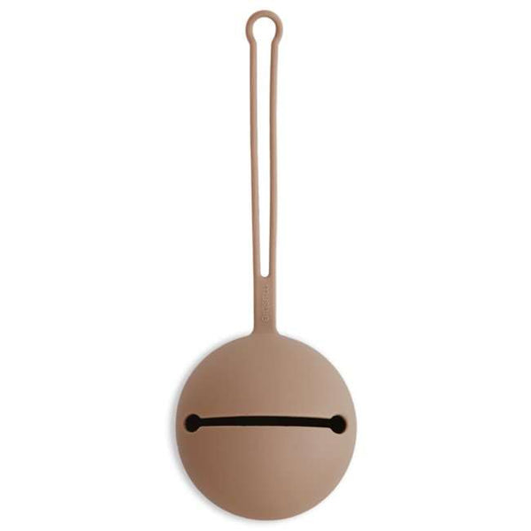 Mushie Schnulleretui Pale Taupe aus lebensmittelechtem Silikon