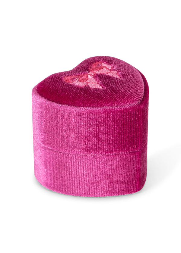 Box with swan necklace