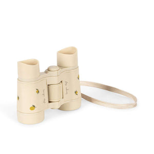 Konges Sløjd Explorer Fernglas Lemon in Kinderhand