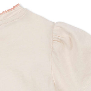Detail der Puffärmel am Famo T-Shirt Buttercream von Konges Sløjd
