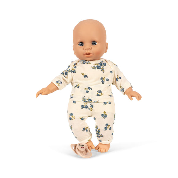 Lucca in doll carrycot Vienna