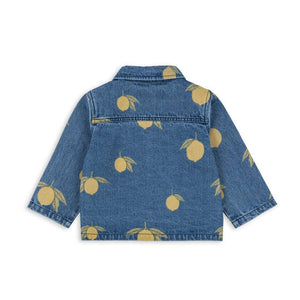 Brusttaschen und Druckknöpfe der Magot Jeansjacke im Detail