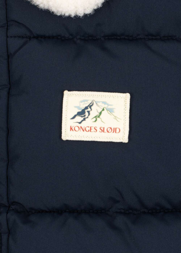 Winterjacke Alpi Total Eclipse von Konges Sløjd, Fleece-Kragen im Detail