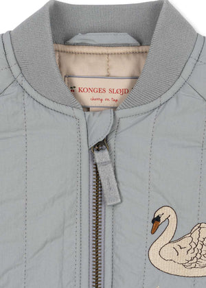 Konges Sløjd Juno Bomberjacke Swan Sleet – Rippbündchen Detail
