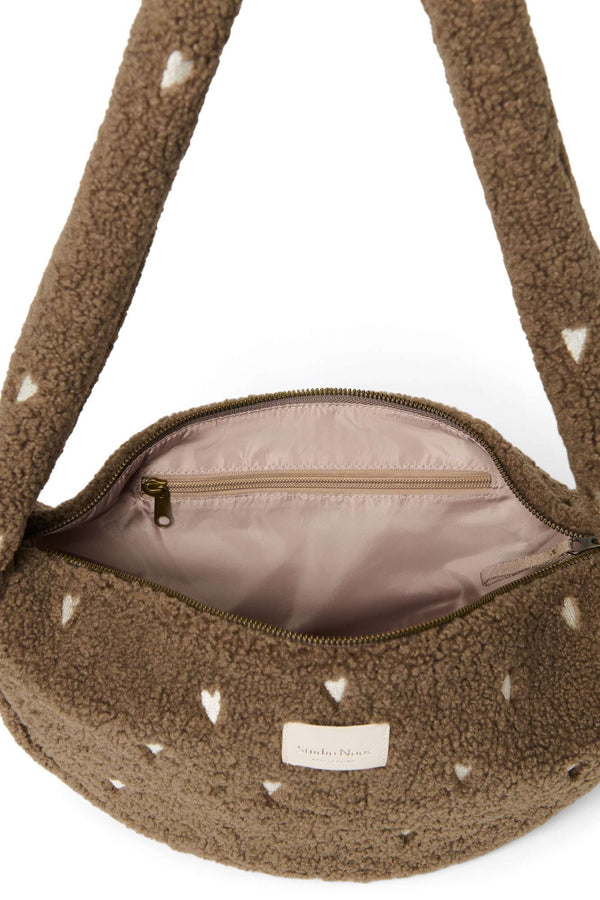 Studio Noos Brown Teddy Hearts Bag umgehängt getragen