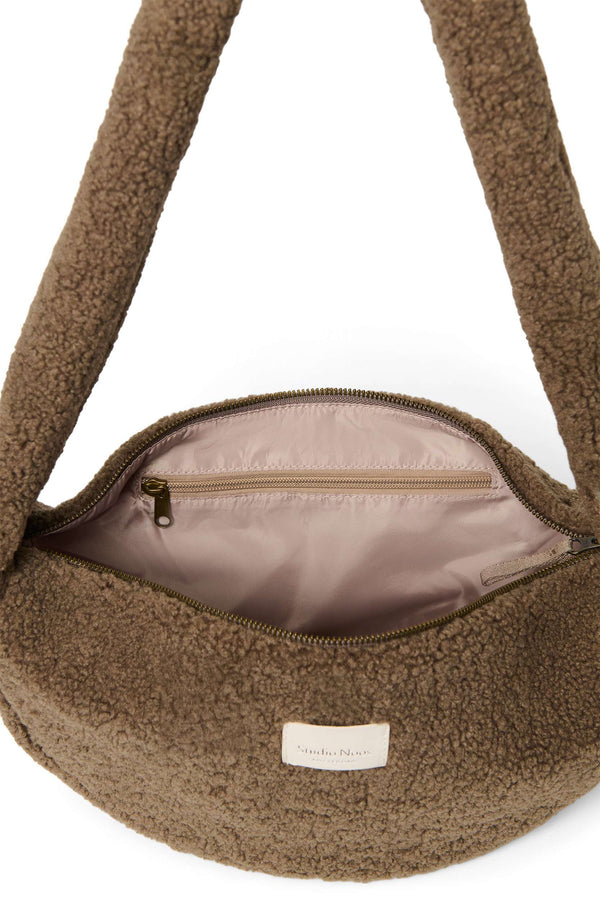 Studio Noos Brown Teddy Mini Bag über der Schulter