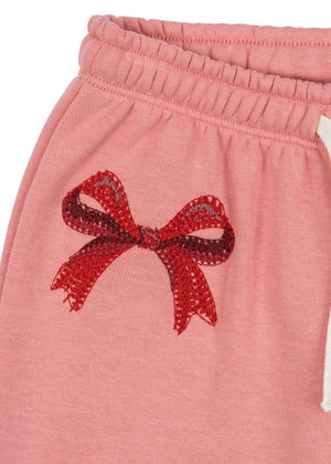 Bündchen und Passform der Lou Sweatpants im Detail