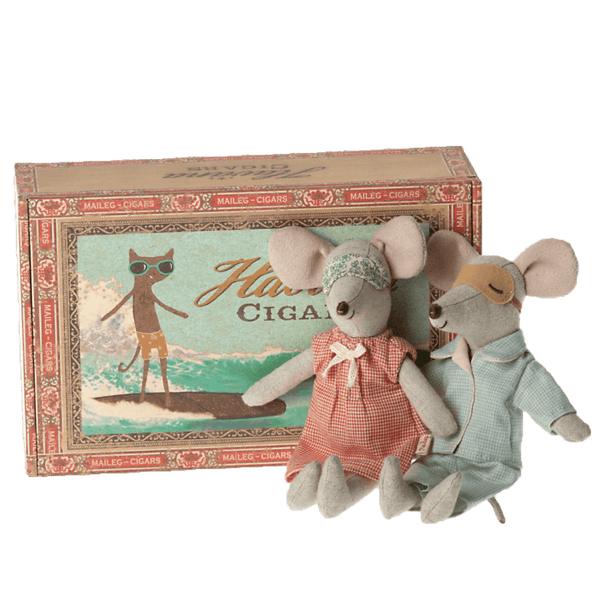 Mama & Papa Mäuse in Zigarrenkiste Pijama