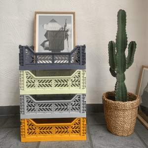 Mehrere Aykasa Midi-Boxen übereinandergestapelt, je 8 kg belastbar