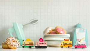 Donut Van von Candylab in Kinderhand