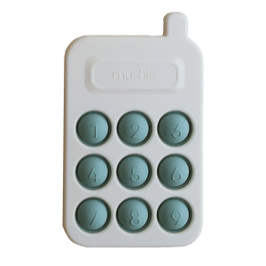 Mushie Phone Druckspielzeug Cambridge Blue | Lernspielzeug | Beluga Kids